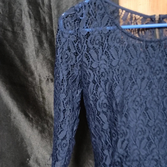 Elegant Navy Lace Midi Dress - Picture 5 of 5